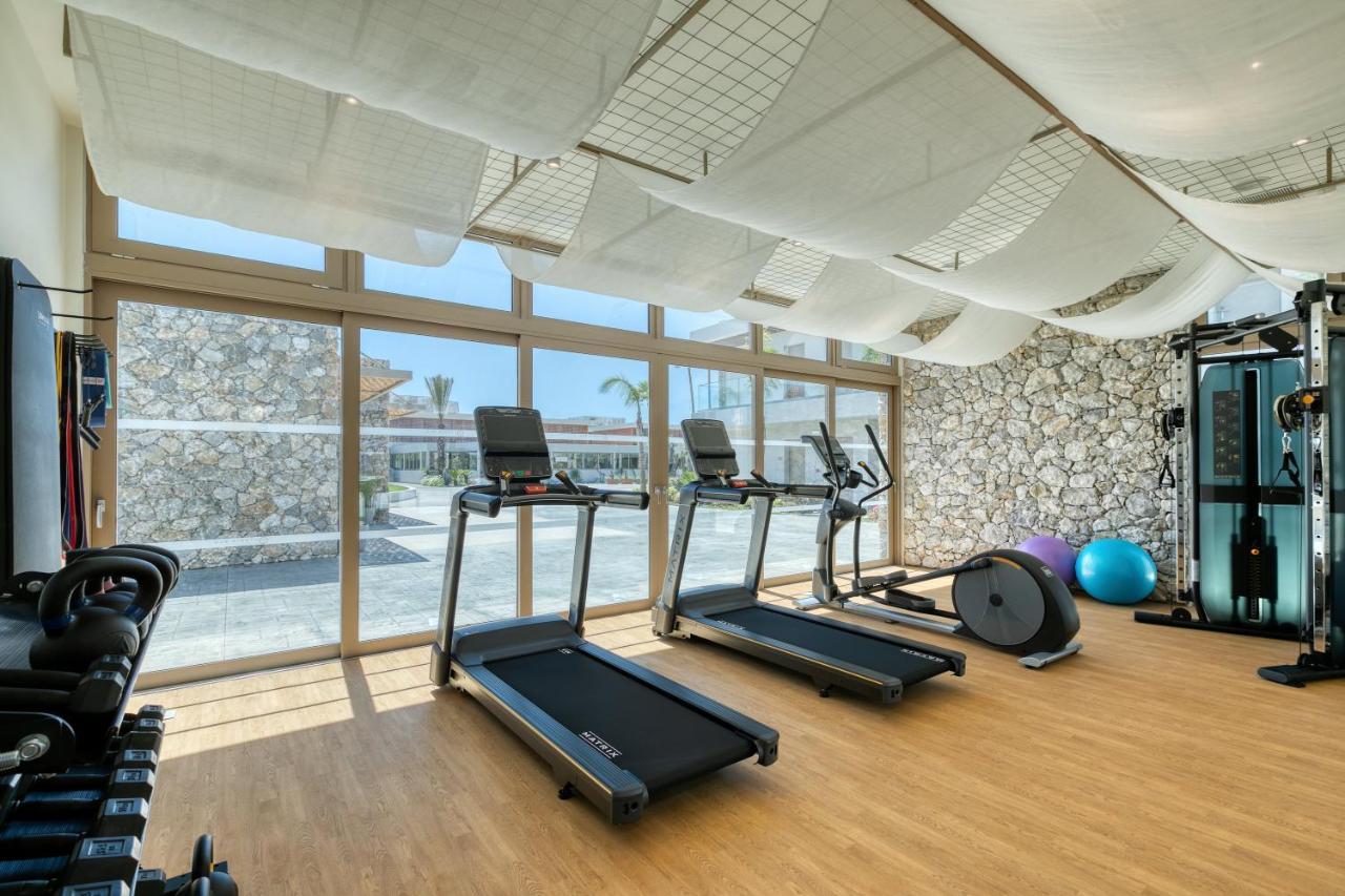 Utopia Blu Hotel Tigkaki  Bagian luar foto