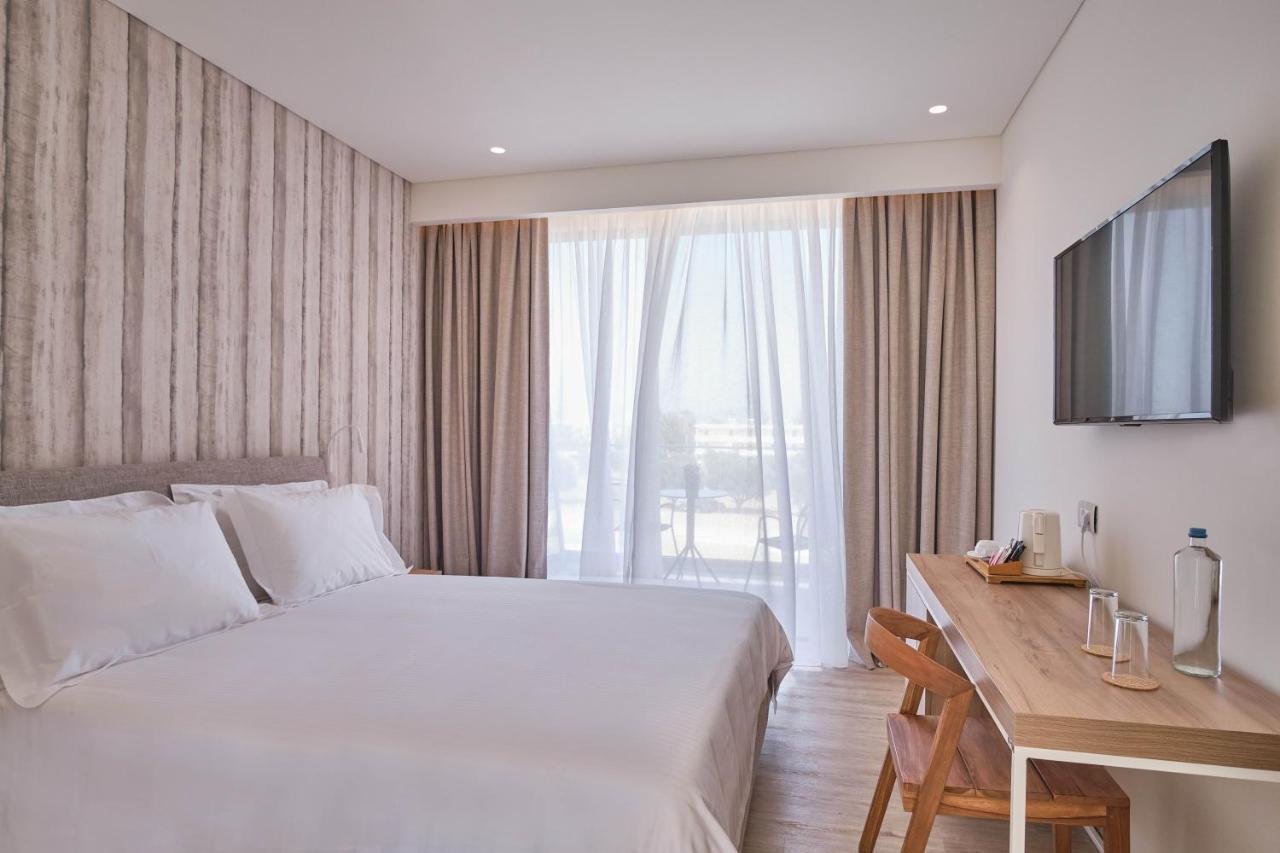 Utopia Blu Hotel Tigkaki  Bagian luar foto