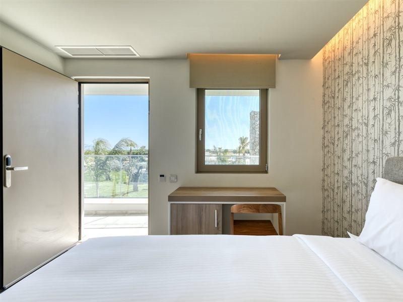 Utopia Blu Hotel Tigkaki  Bagian luar foto