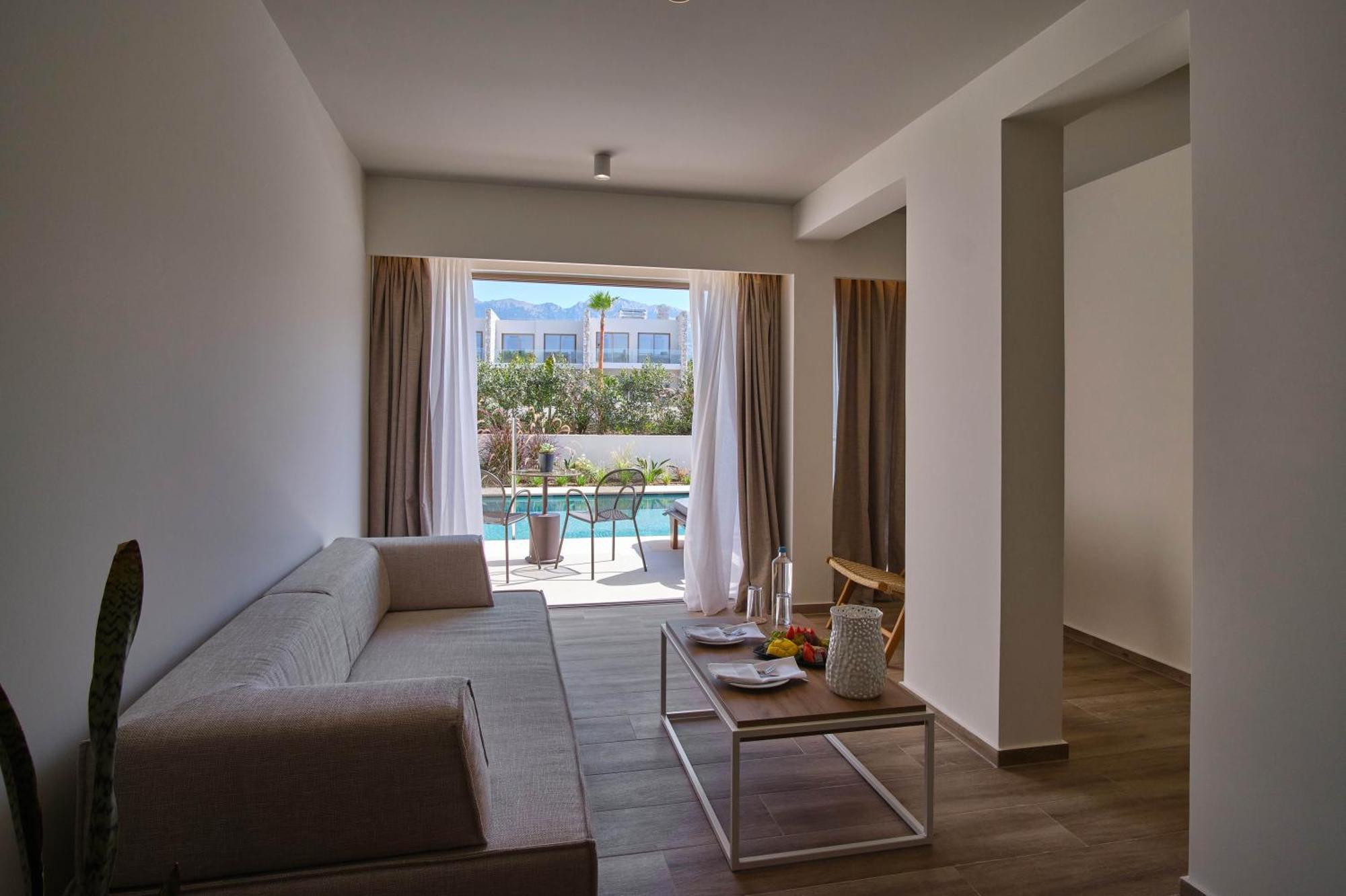 Utopia Blu Hotel Tigkaki  Bagian luar foto