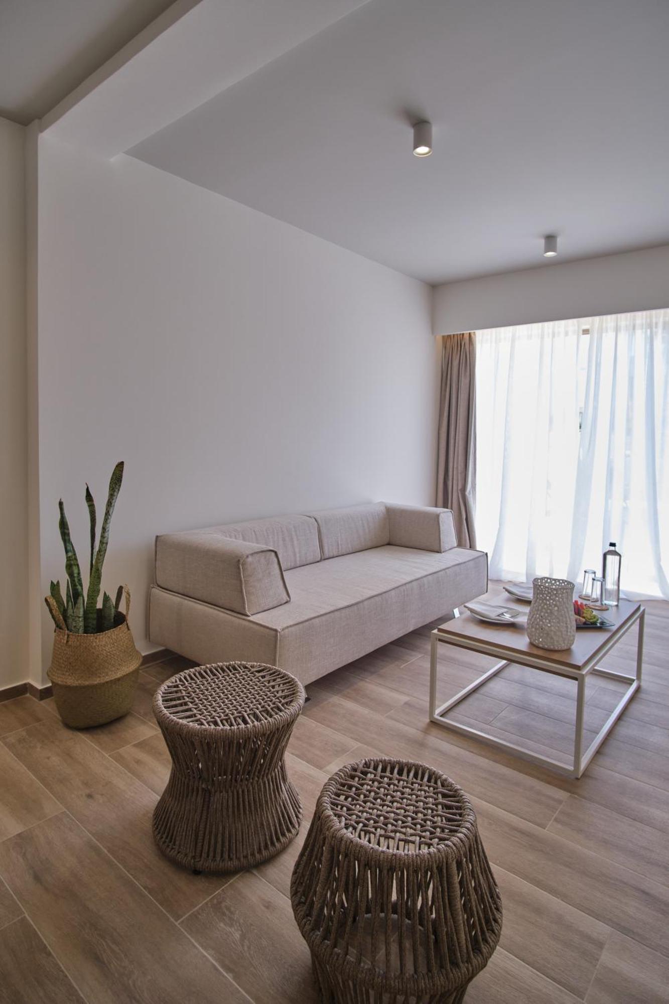 Utopia Blu Hotel Tigkaki  Bagian luar foto