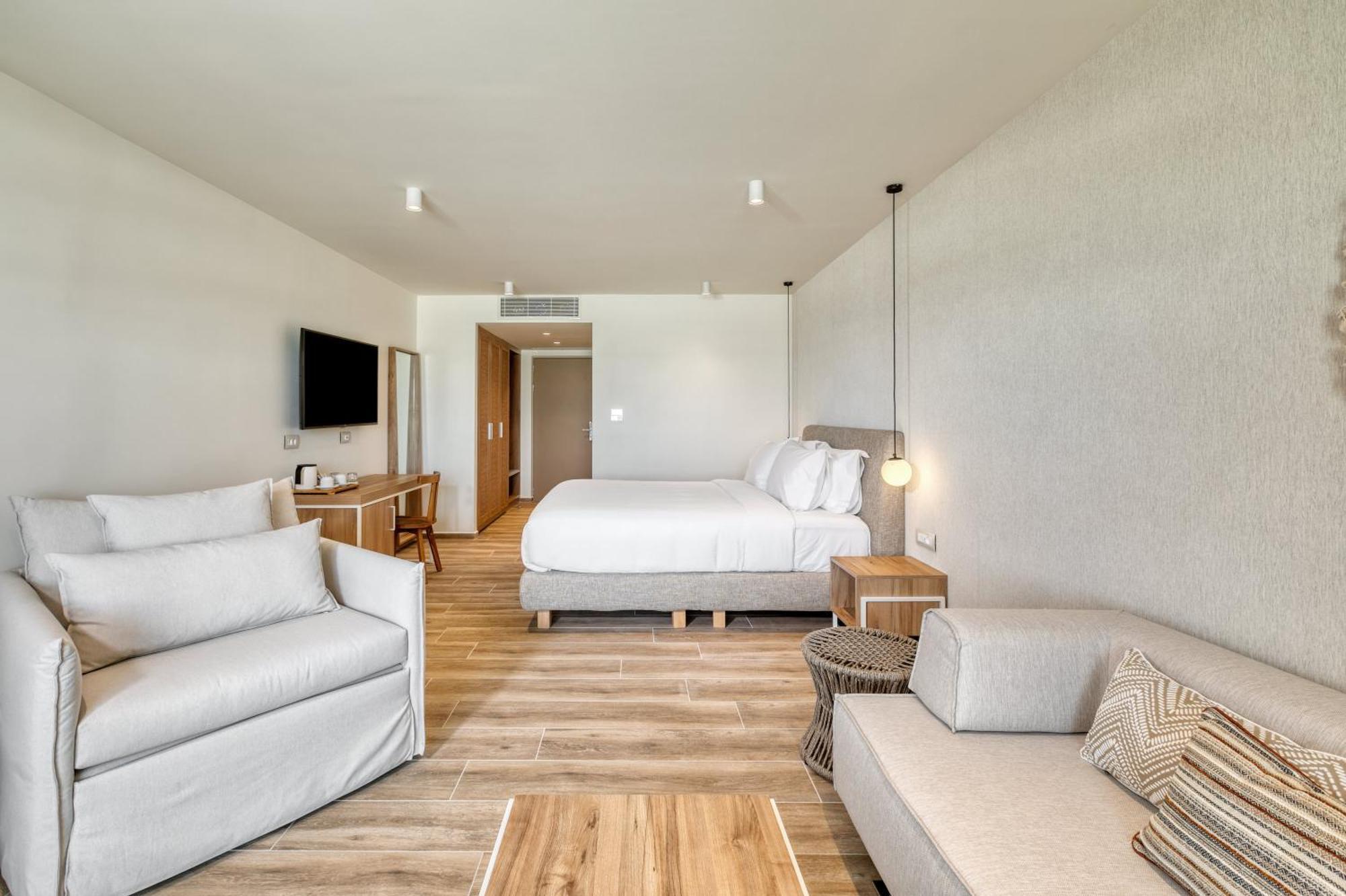 Utopia Blu Hotel Tigkaki  Bagian luar foto